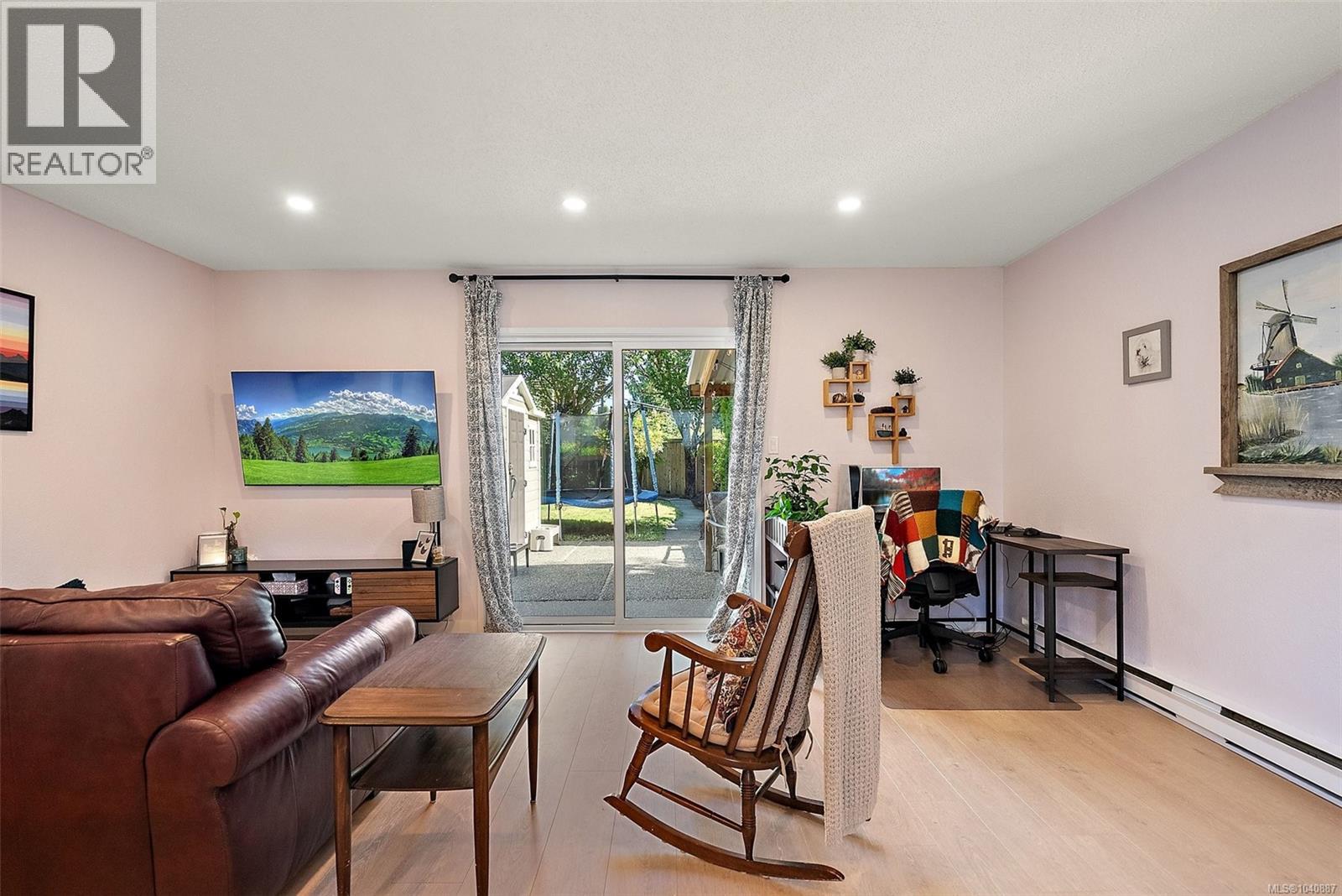 10 7675 East Saanich Rd, Central Saanich, British Columbia  V8M 1L9 - Photo 8 - 1040887