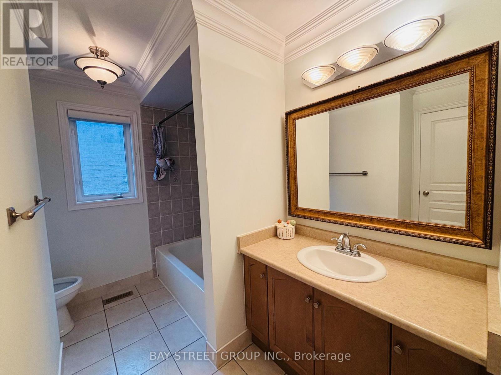 63 Grand Oak Drive, Richmond Hill, Ontario  L4E 4A2 - Photo 15 - N13464190