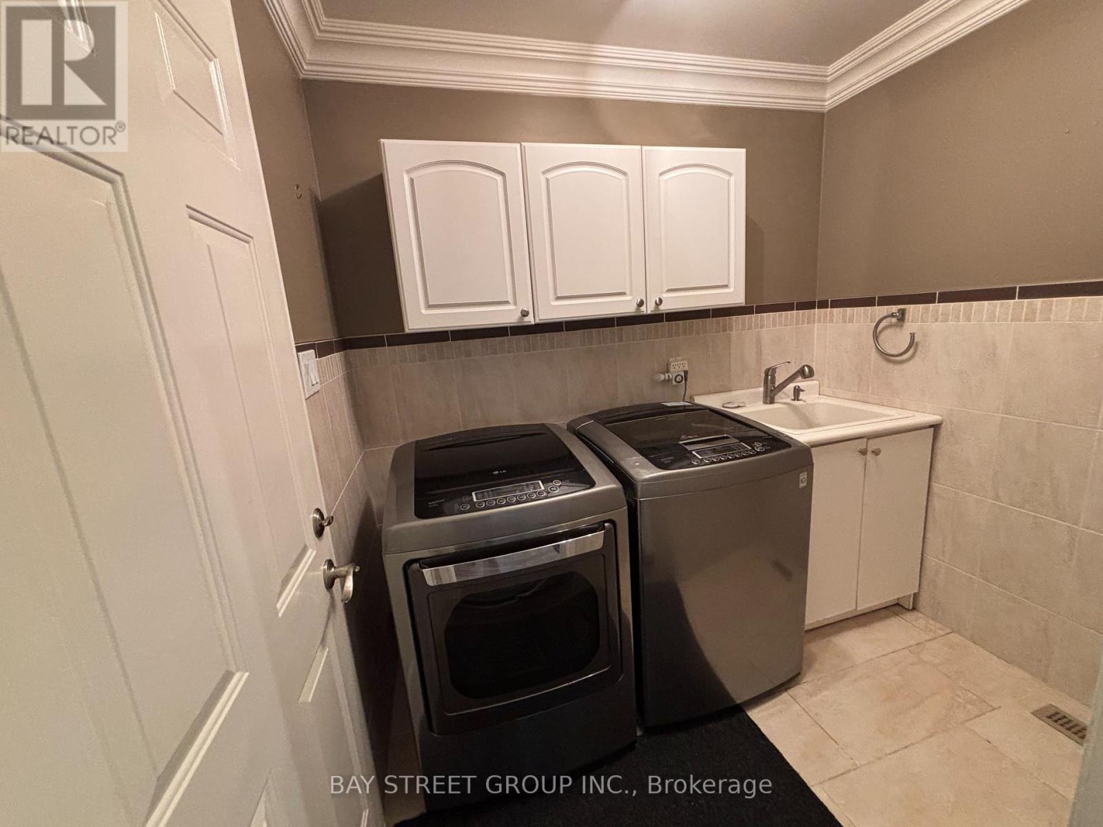 63 Grand Oak Drive, Richmond Hill, Ontario  L4E 4A2 - Photo 18 - N13464190