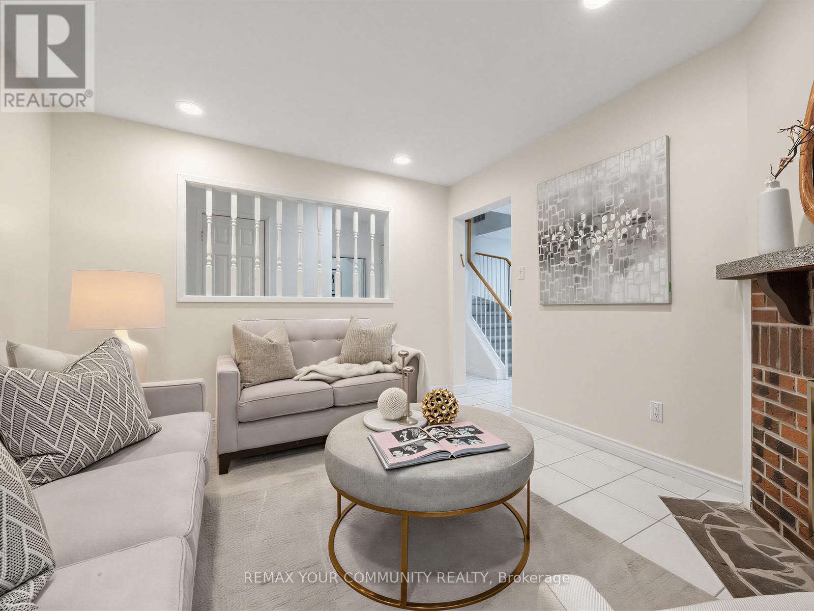 183 Lisa Crescent, Vaughan, Ontario  L4J 2N2 - Photo 4 - N13464332