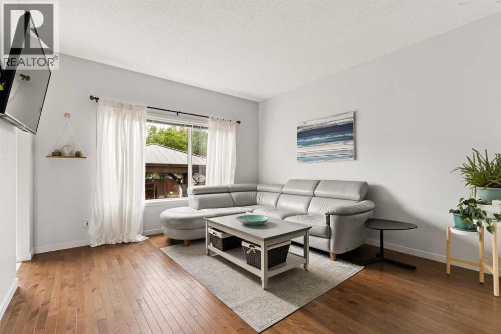 74 Autumn Crescent SE, Calgary, Alberta  T3M 0P5 - Photo 7 - A2317439