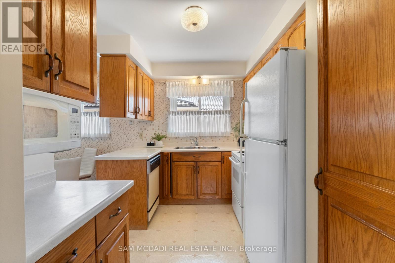 757 Netherton Crescent, Mississauga, Ontario  L4Y 2M5 - Photo 11 - W13464120
