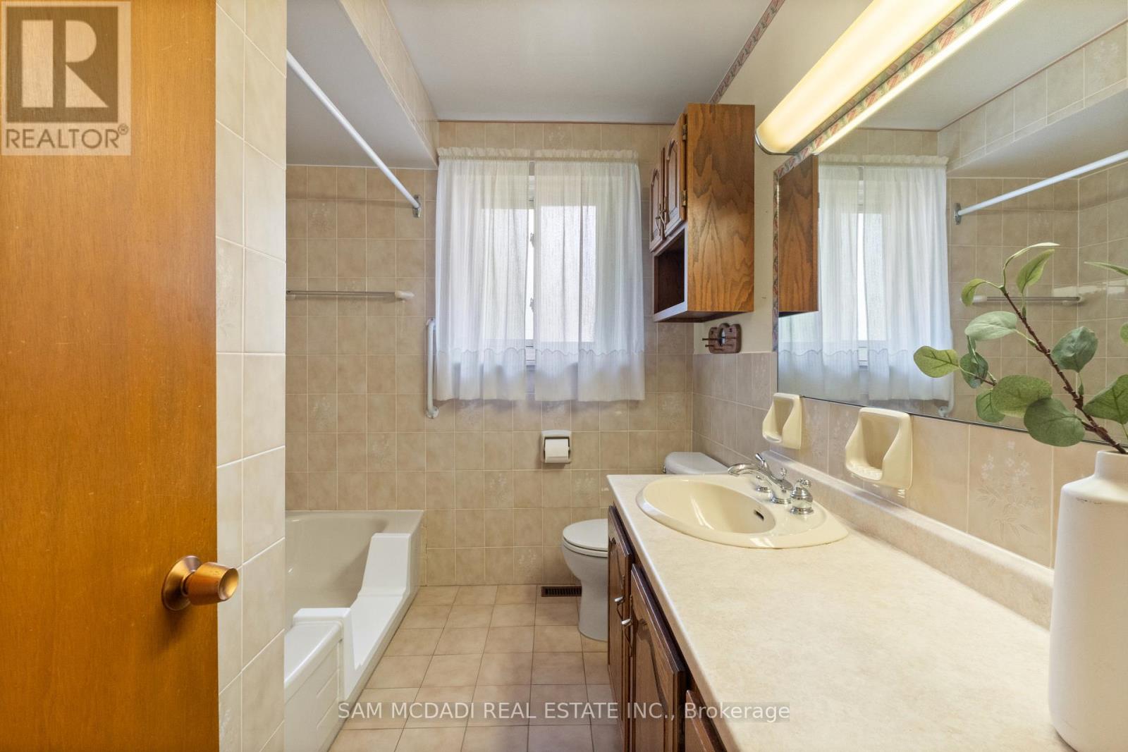 757 Netherton Crescent, Mississauga, Ontario  L4Y 2M5 - Photo 22 - W13464120
