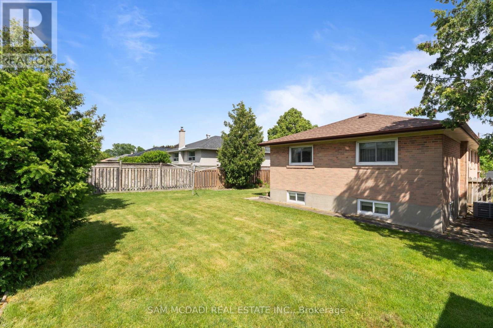 757 Netherton Crescent, Mississauga, Ontario  L4Y 2M5 - Photo 35 - W13464120