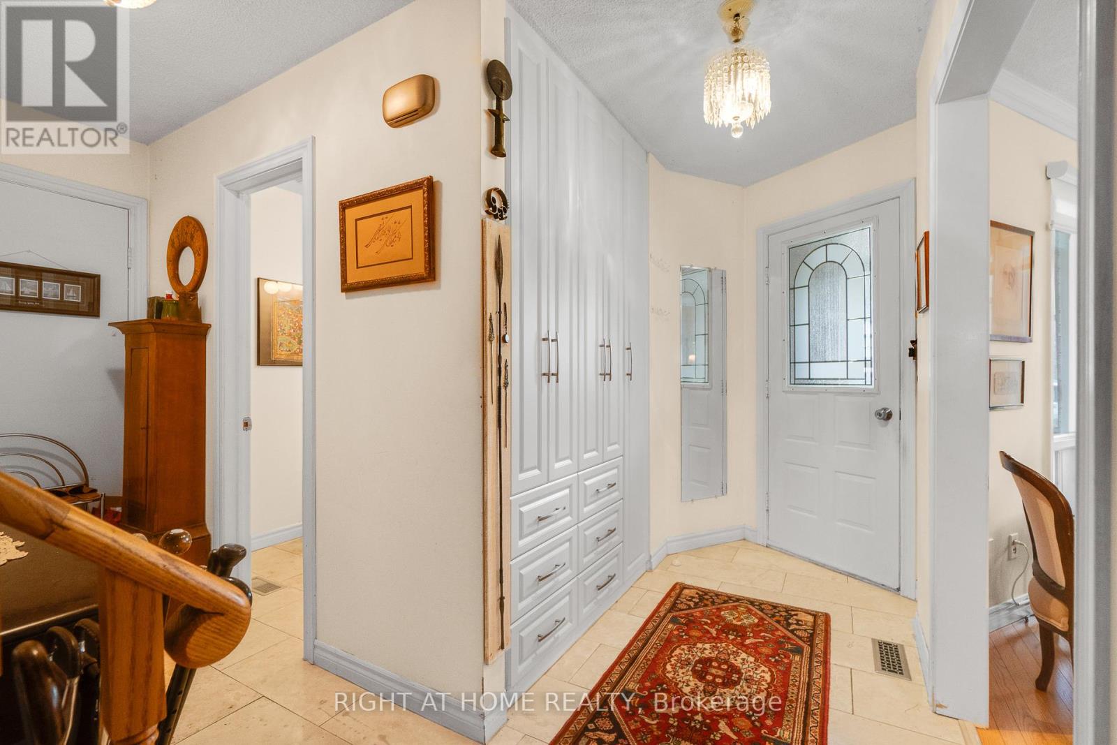 1093 Montgomery Drive, Oakville, Ontario  L6M 1E8 - Photo 10 - W13464314