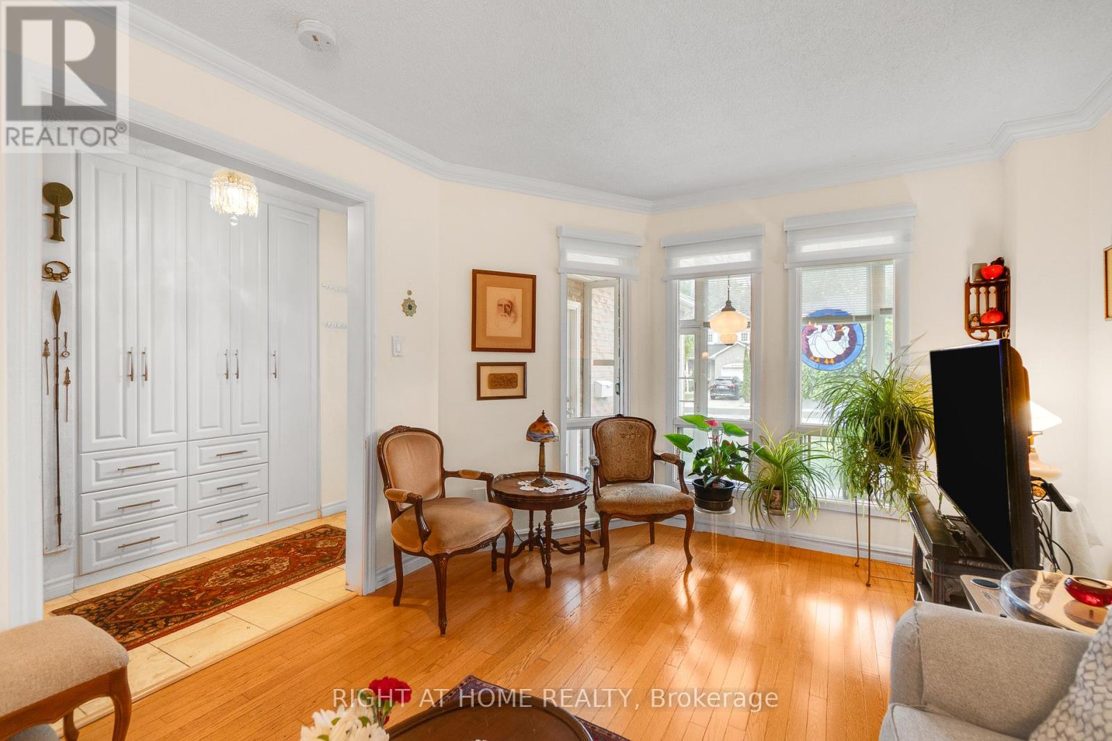 1093 Montgomery Drive, Oakville, Ontario  L6M 1E8 - Photo 13 - W13464314