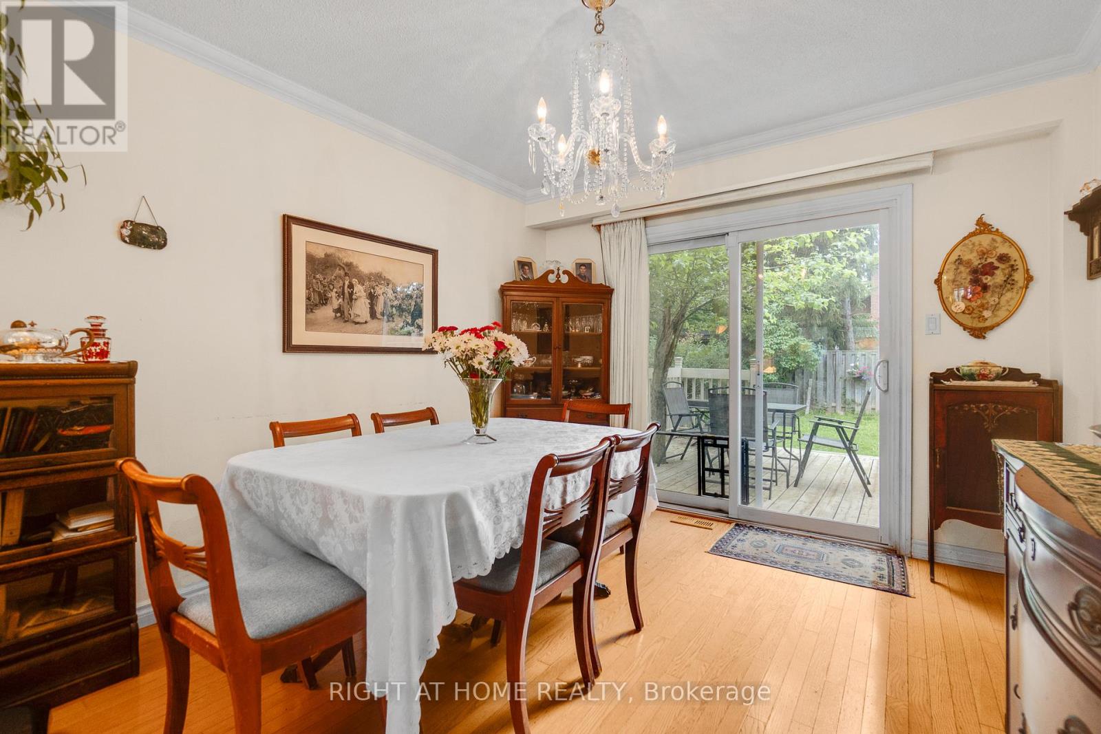 1093 Montgomery Drive, Oakville, Ontario  L6M 1E8 - Photo 15 - W13464314