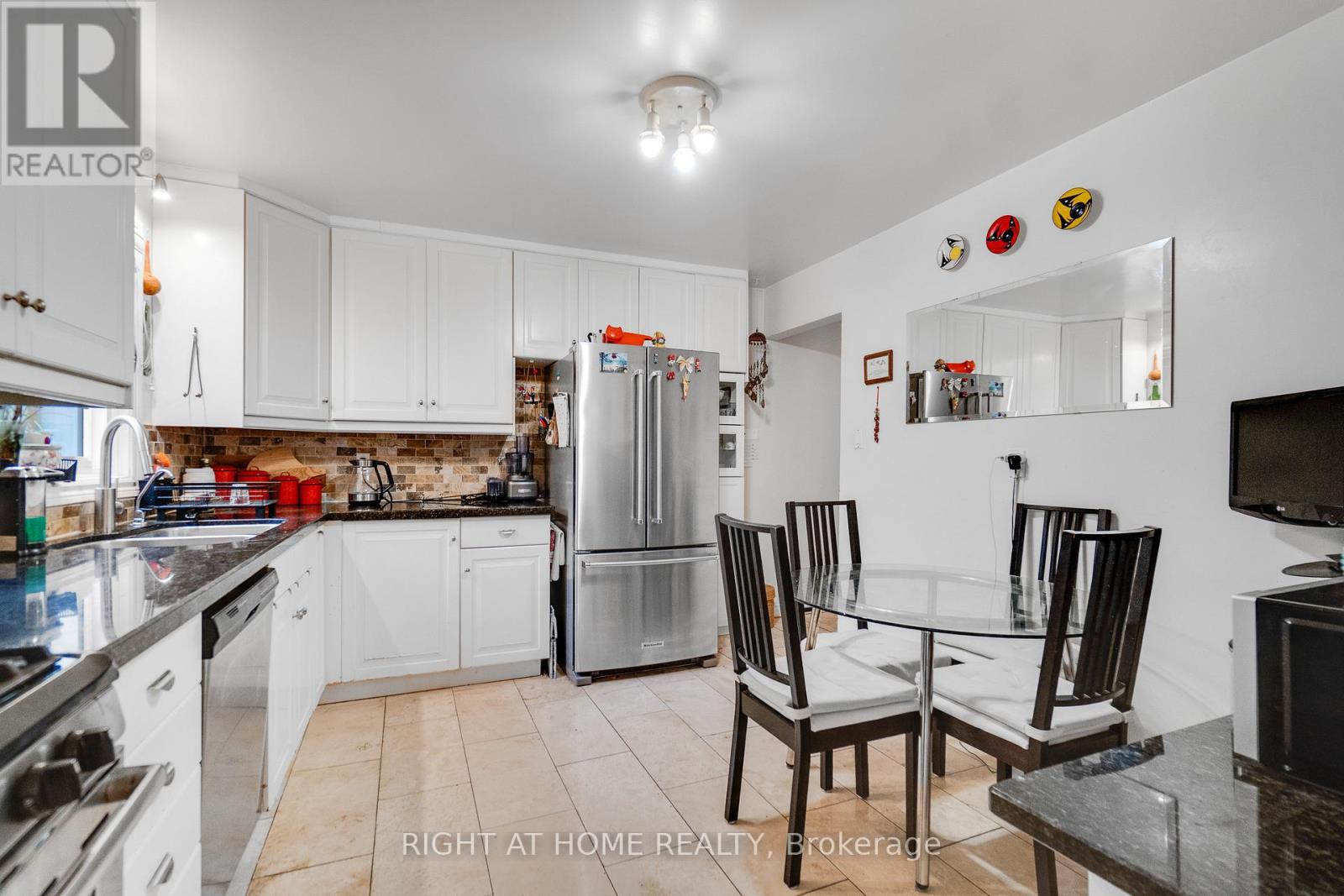 1093 Montgomery Drive, Oakville, Ontario  L6M 1E8 - Photo 18 - W13464314