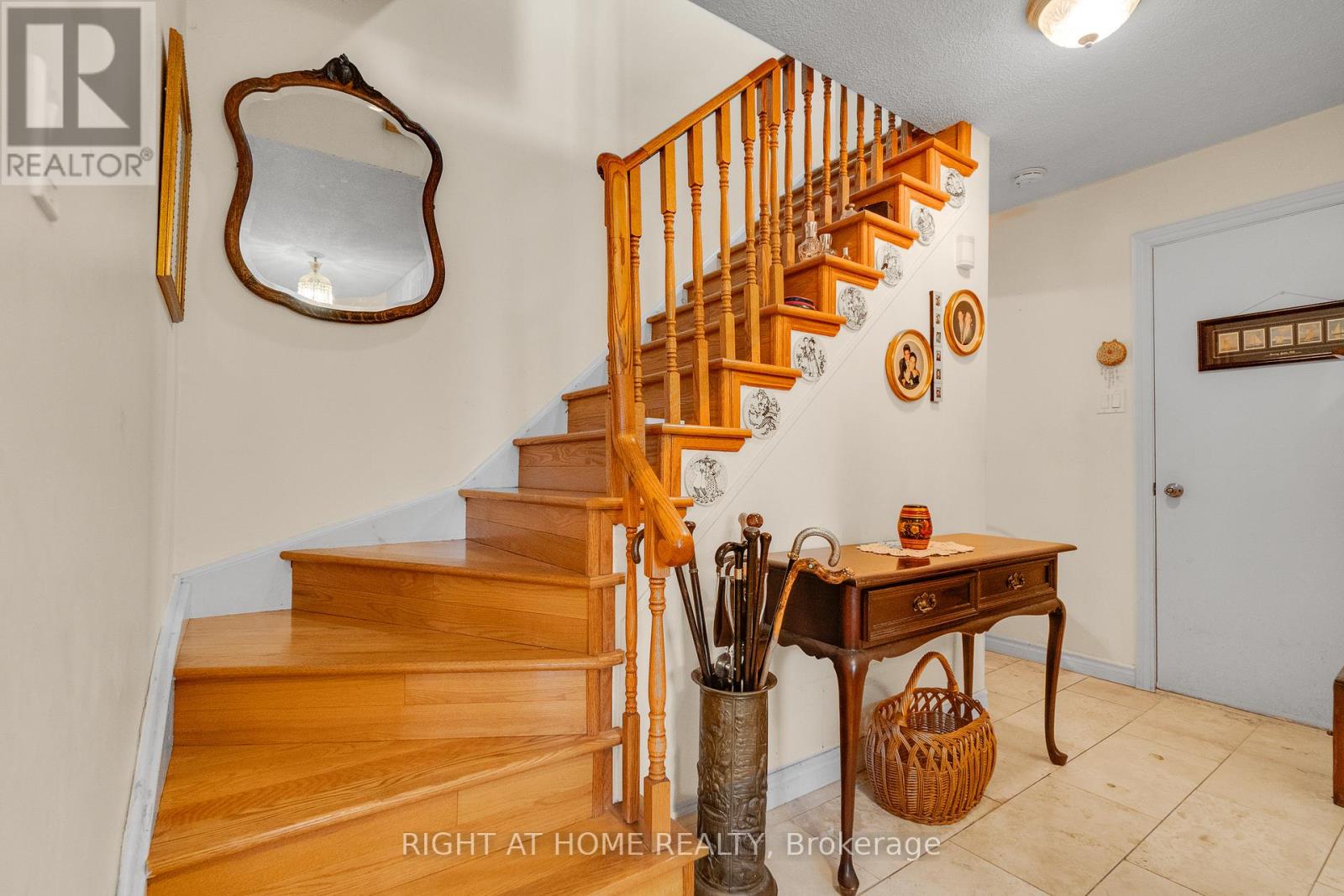 1093 Montgomery Drive, Oakville, Ontario  L6M 1E8 - Photo 22 - W13464314