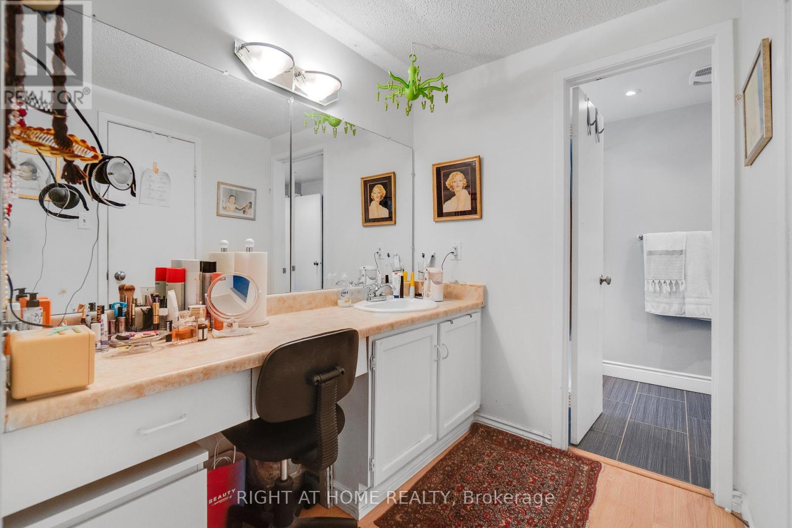 1093 Montgomery Drive, Oakville, Ontario  L6M 1E8 - Photo 28 - W13464314