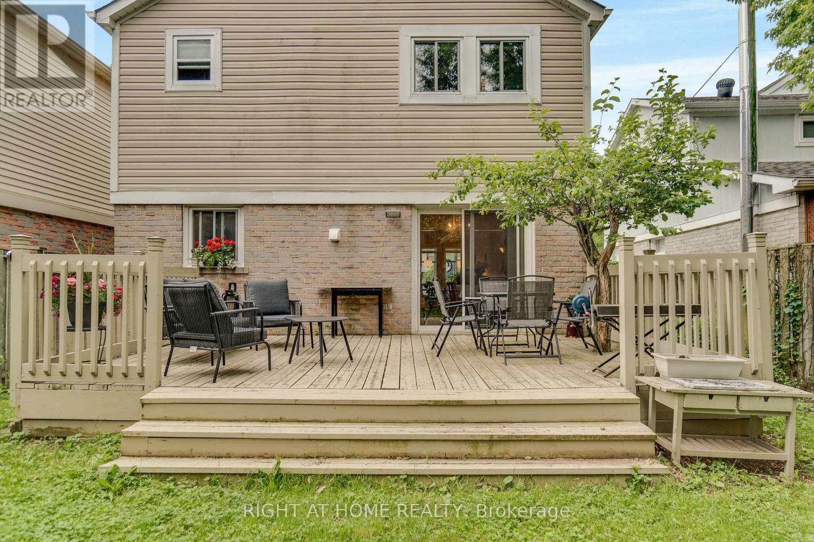 1093 Montgomery Drive, Oakville, Ontario  L6M 1E8 - Photo 40 - W13464314