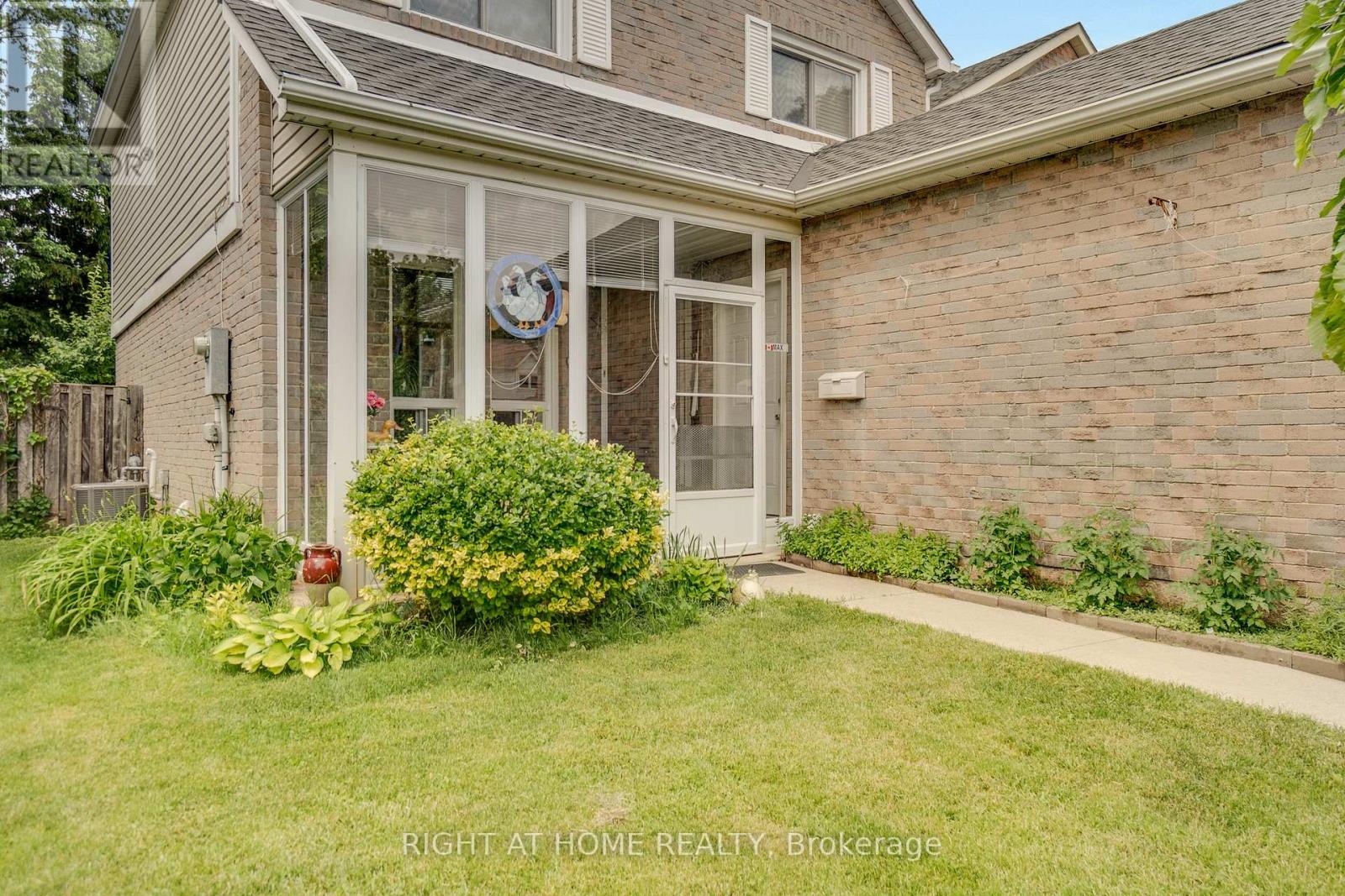 1093 Montgomery Drive, Oakville, Ontario  L6M 1E8 - Photo 6 - W13464314