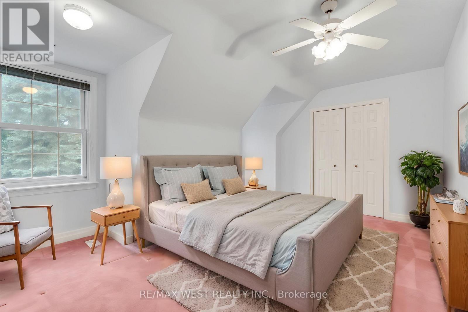 18 North Kingslea Drive, Toronto, Ontario  M8Y 2B1 - Photo 5 - W13464360