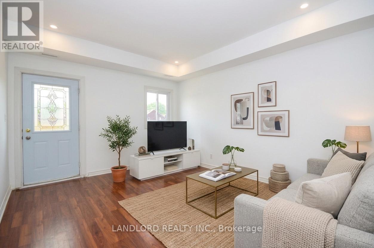2ND FL - 25 MILLER STREET, Toronto, Ontario