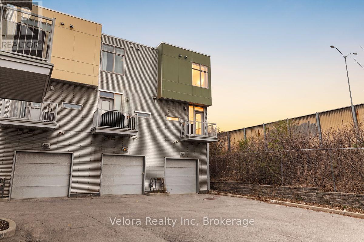 63f Young Street, Ottawa, Ontario  K1S 5T5 - Photo 2 - X13464448