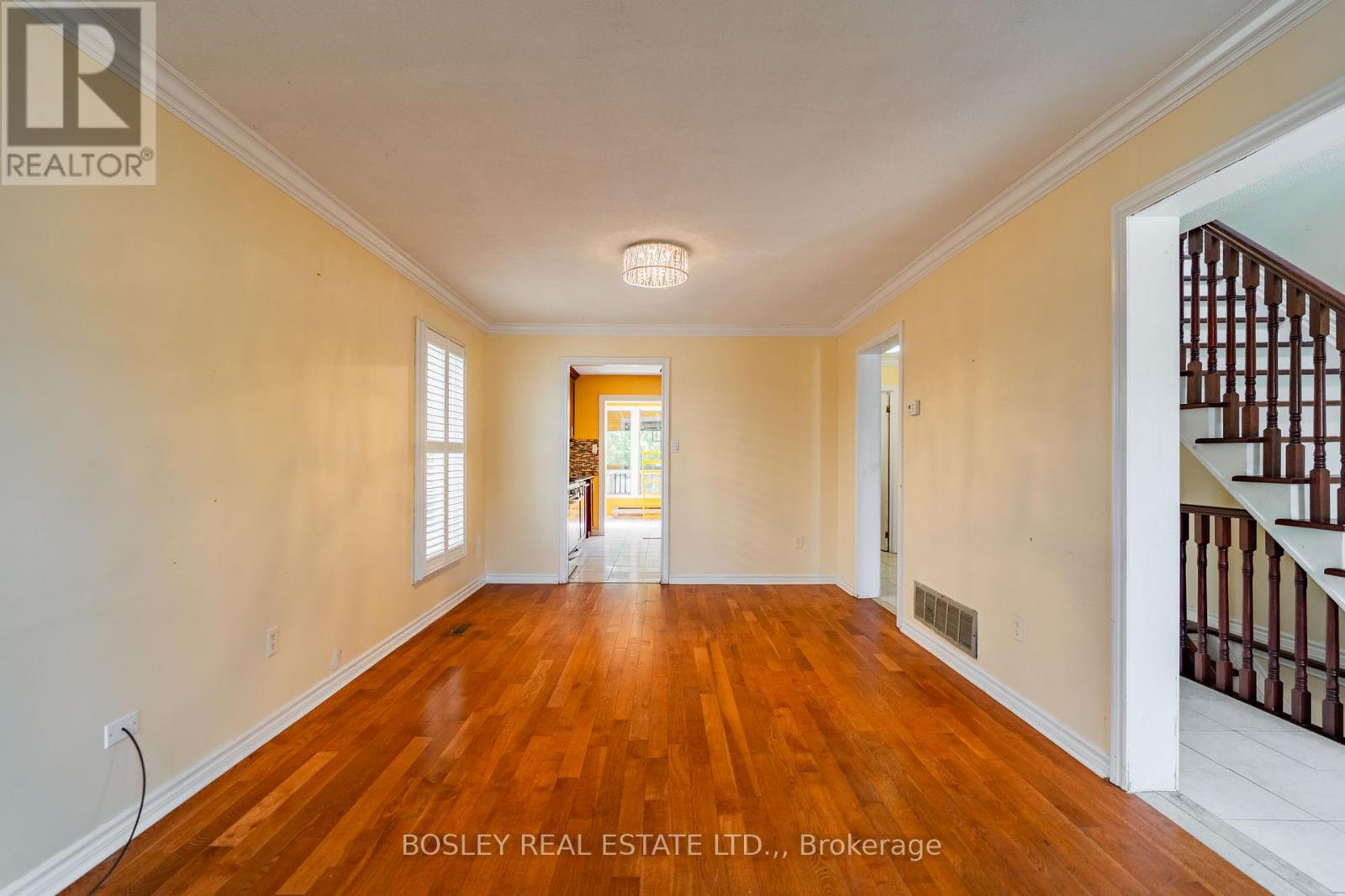 6 Floribunda Crescent, Brampton, Ontario  L6T 4S1 - Photo 3 - W13464436