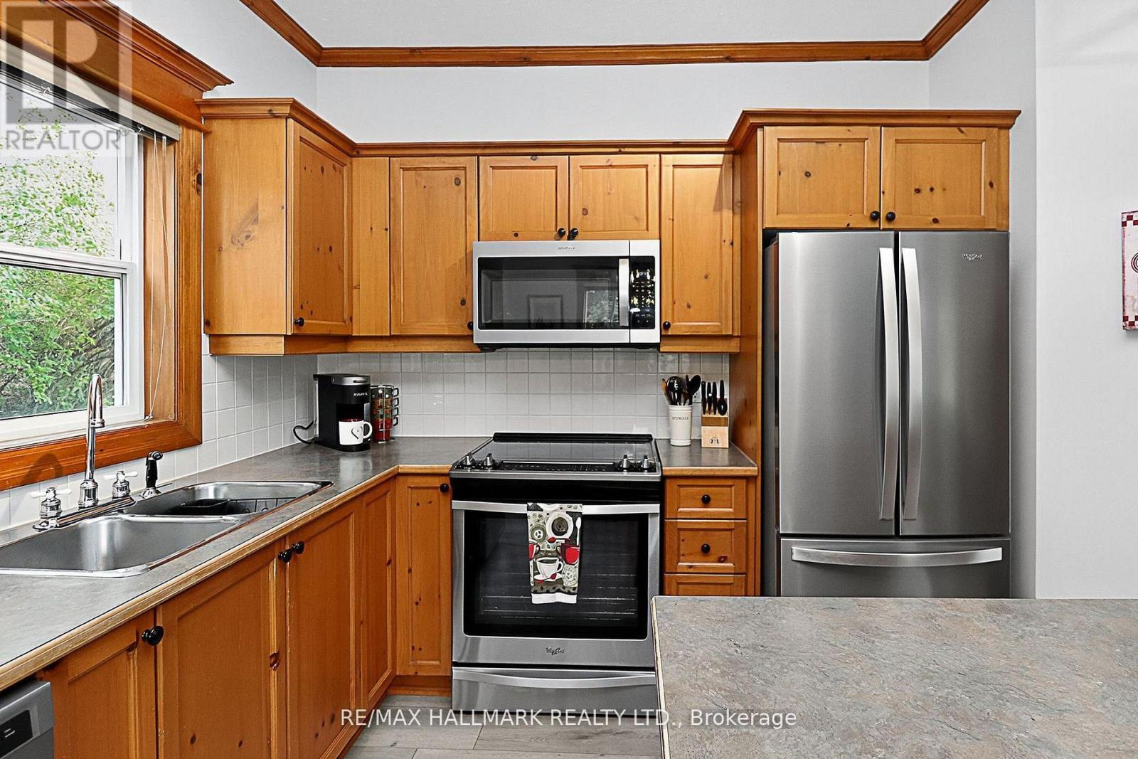 101 - 184 Snowbridge Way, Blue Mountains, Ontario  L9Y 0V1 - Photo 2 - X13464284
