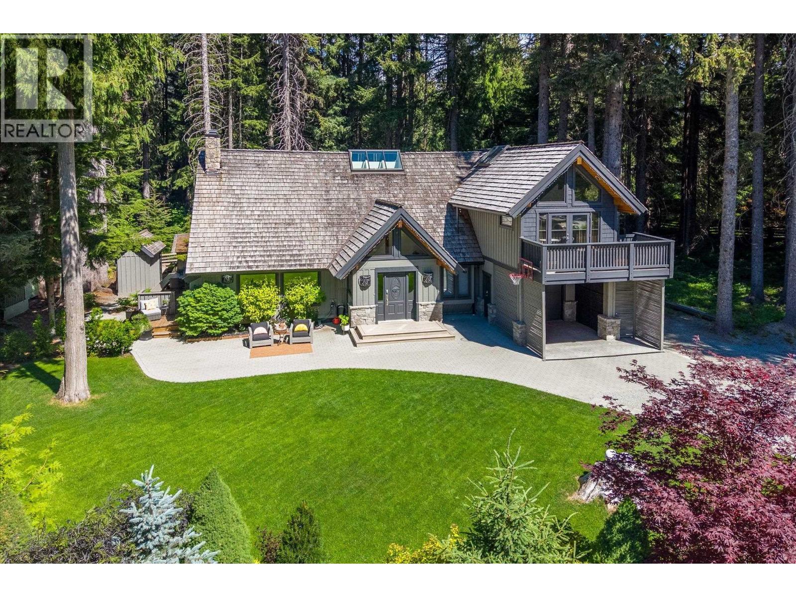 6725 CRABAPPLE DRIVE, Whistler, British Columbia