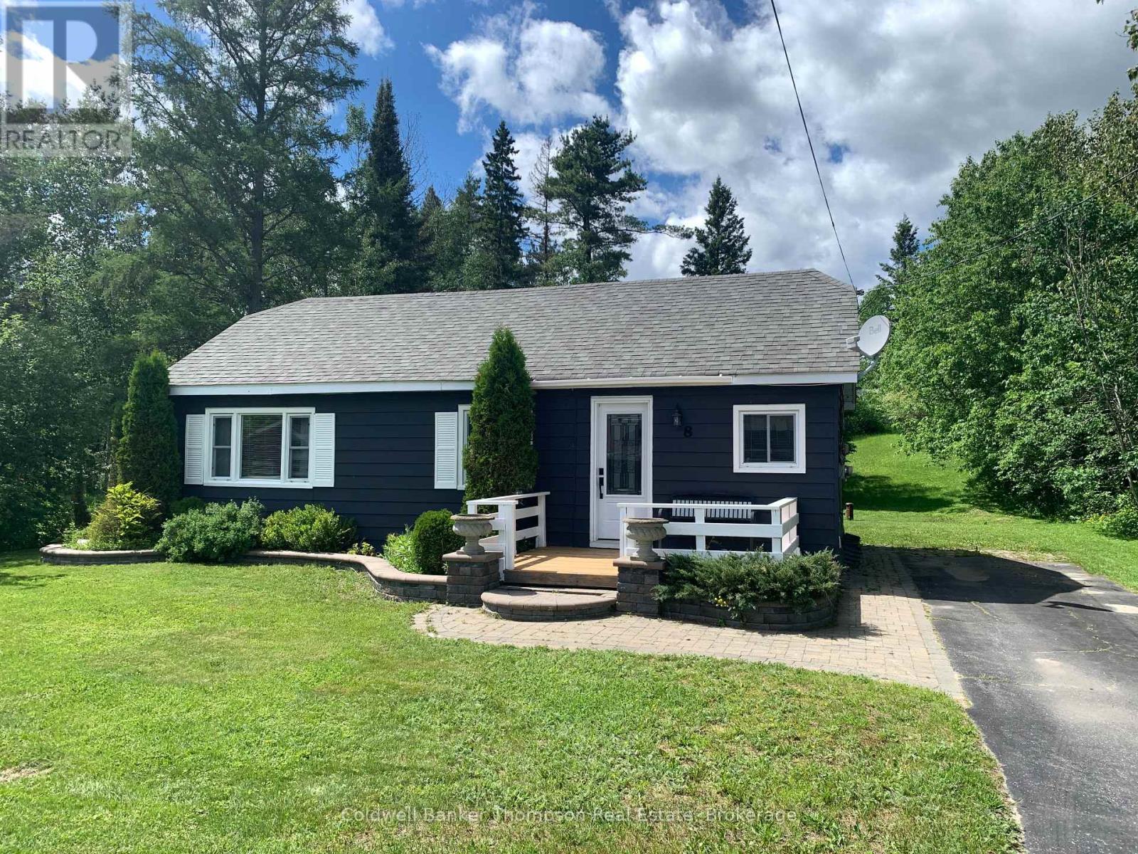 8 Park Street, Sundridge, Ontario  P0A 1Z0 - Photo 2 - X13464406
