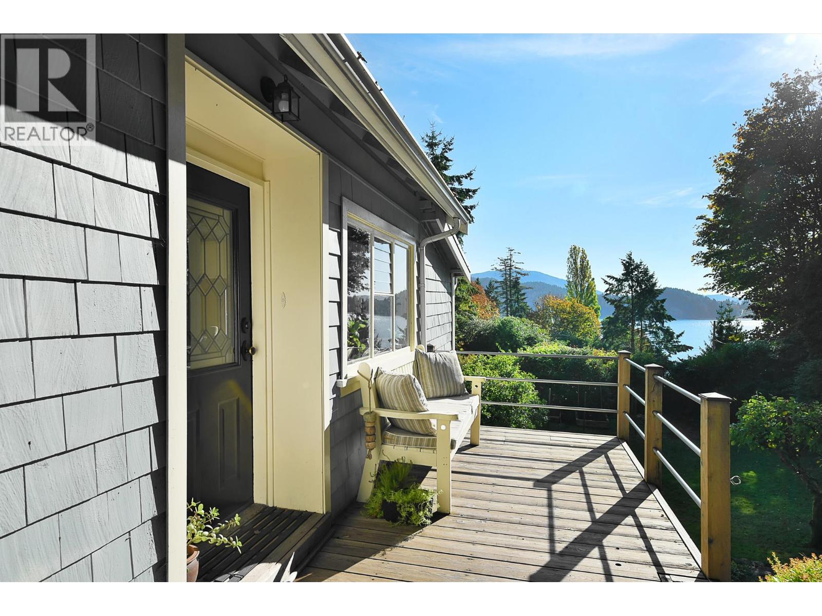 586 Bals Lane, Gibsons, British Columbia  V0N 1V9 - Photo 3 - R3137622