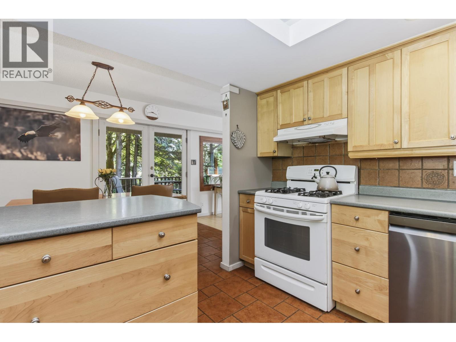 40102 Skyline Place, Squamish, British Columbia  V0N 1T0 - Photo 14 - R3137647