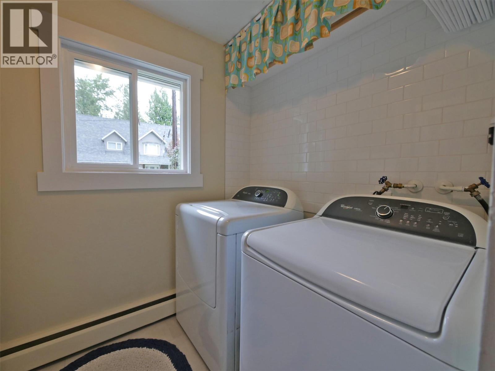 800 21st Street, Castlegar, British Columbia  V1N 2N3 - Photo 35 - 10391880