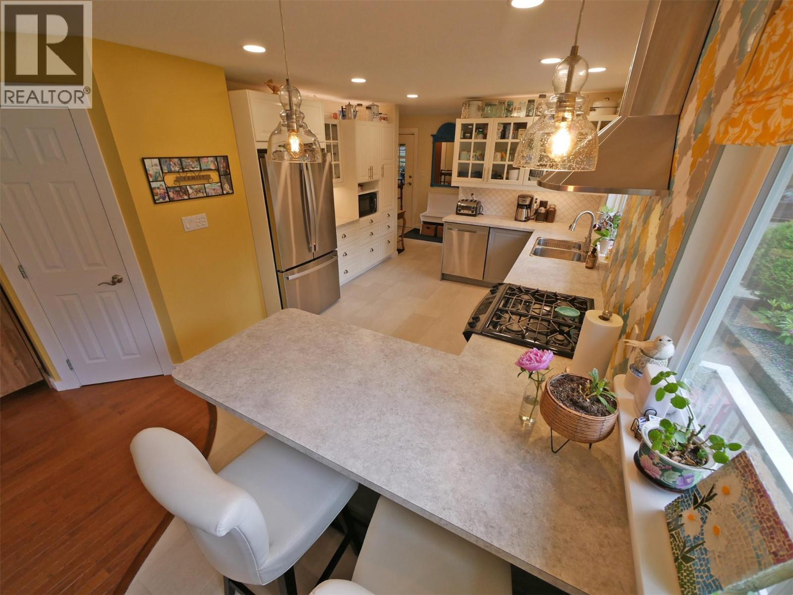 800 21st Street, Castlegar, British Columbia  V1N 2N3 - Photo 30 - 10391880