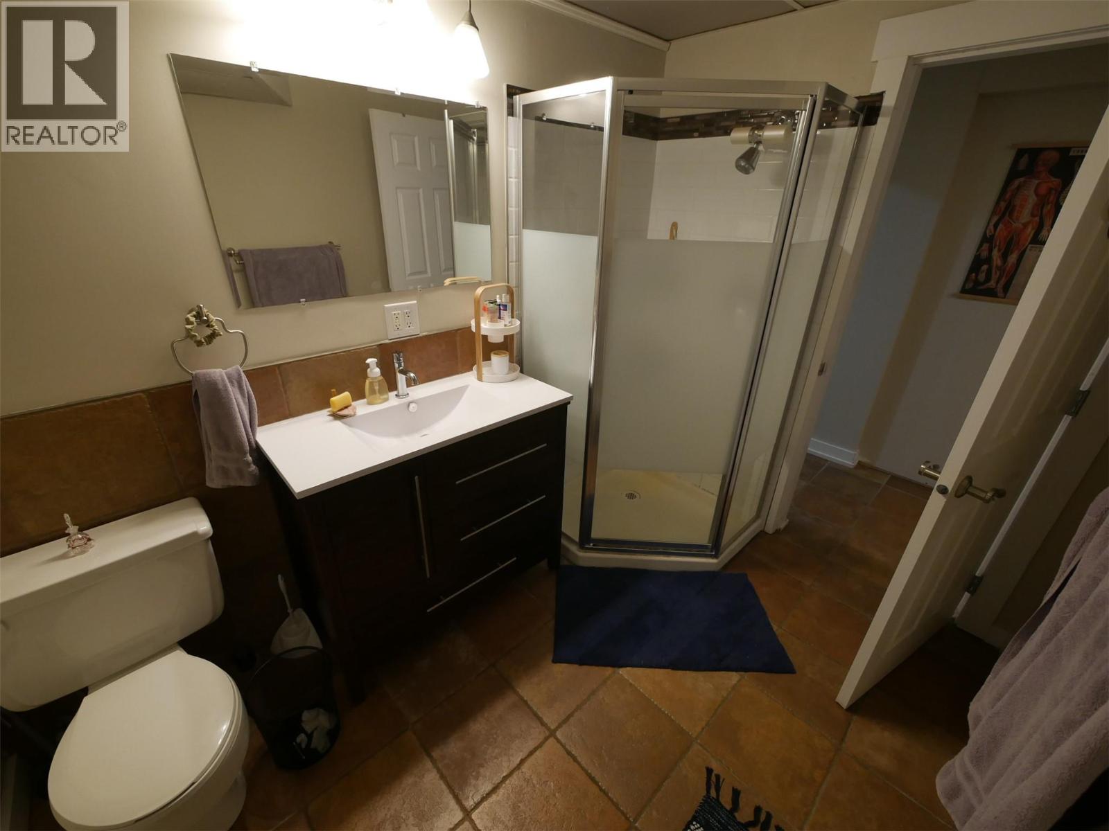 800 21st Street, Castlegar, British Columbia  V1N 2N3 - Photo 21 - 10391880