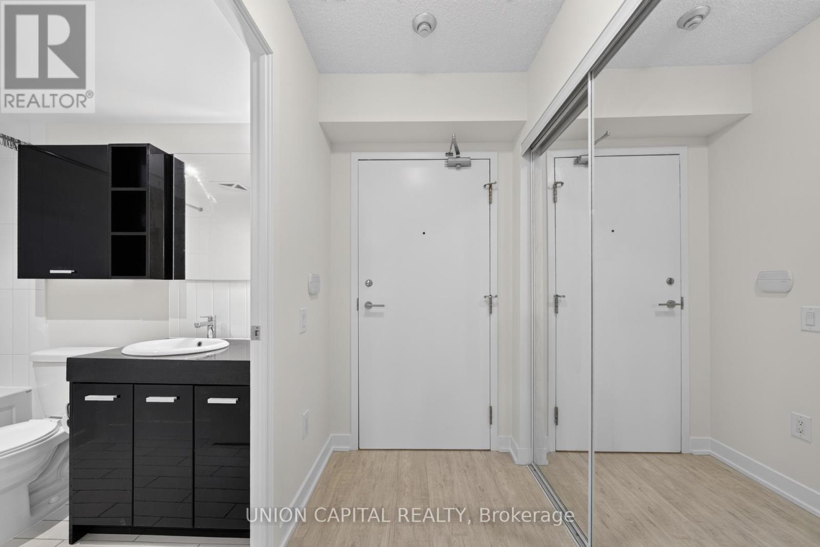 315 - 15 Singer Court, Toronto, Ontario  M2K 0B1 - Photo 6 - C13464466