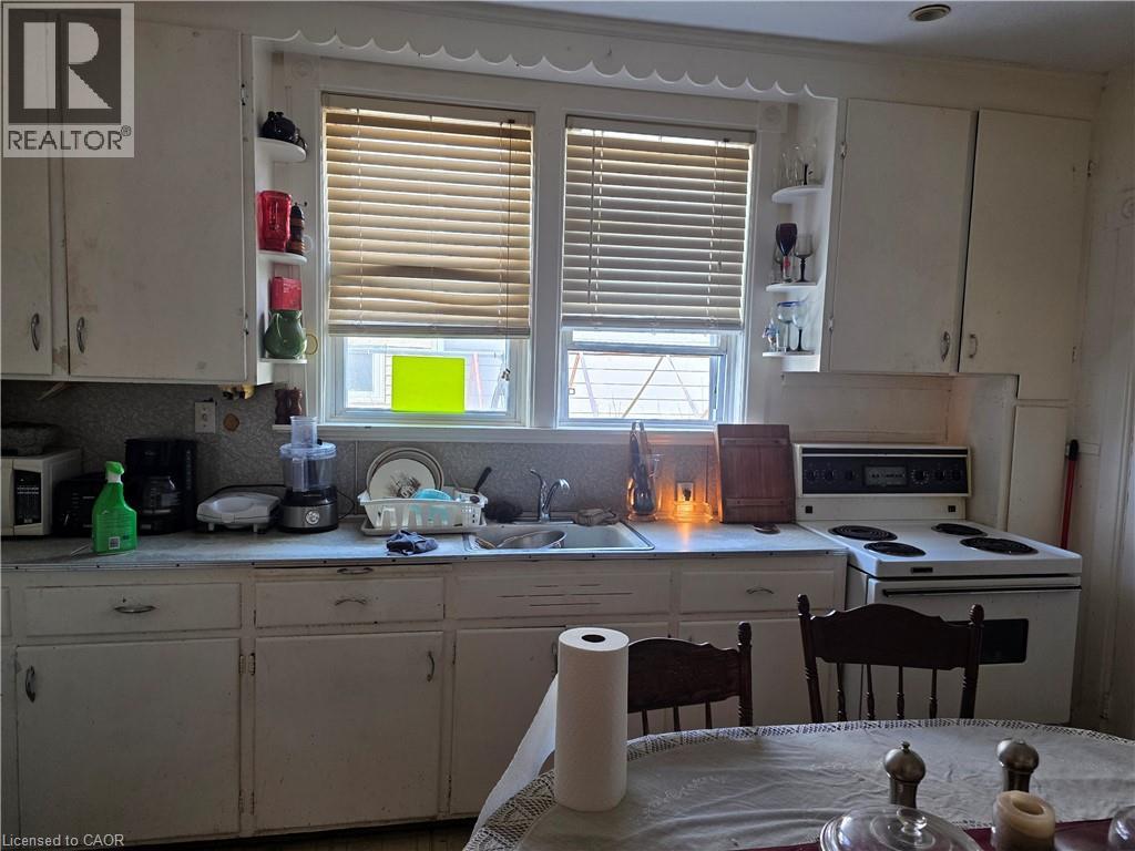 50 Theresa Street, Kitchener, Ontario  N2G 1M1 - Photo 2 - 40840968