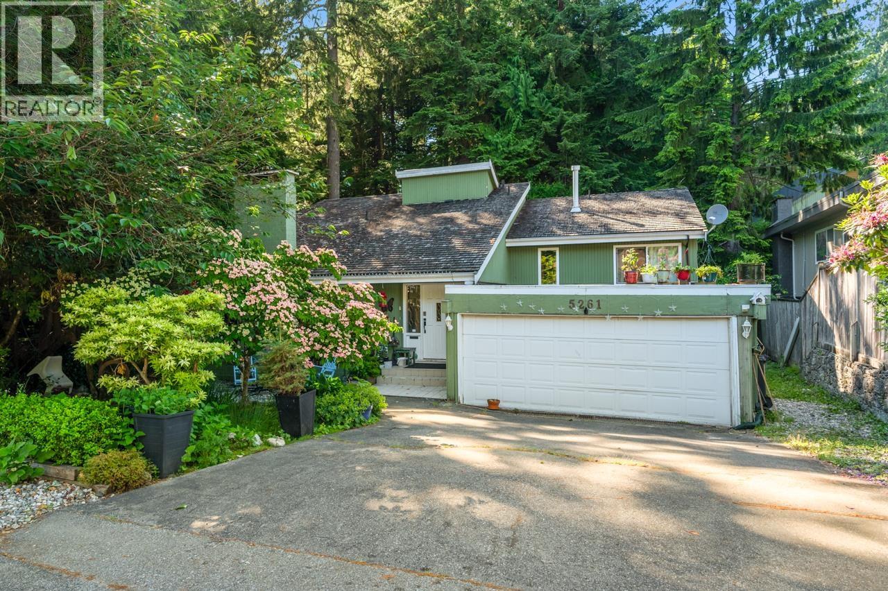 5261 CLIFFRIDGE AVENUE, North Vancouver, British Columbia