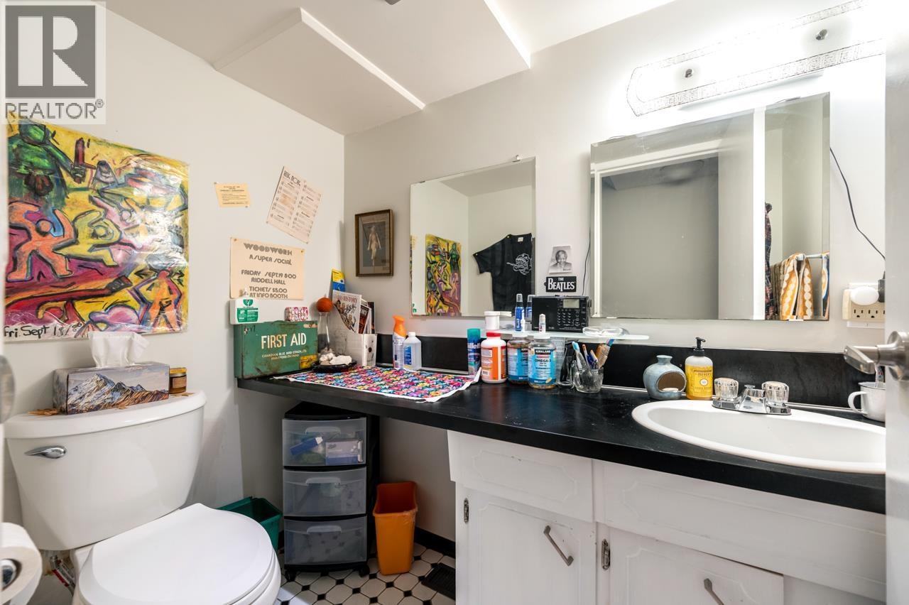 5261 Cliffridge Avenue, North Vancouver, British Columbia  V7R 3V2 - Photo 6 - R3137652
