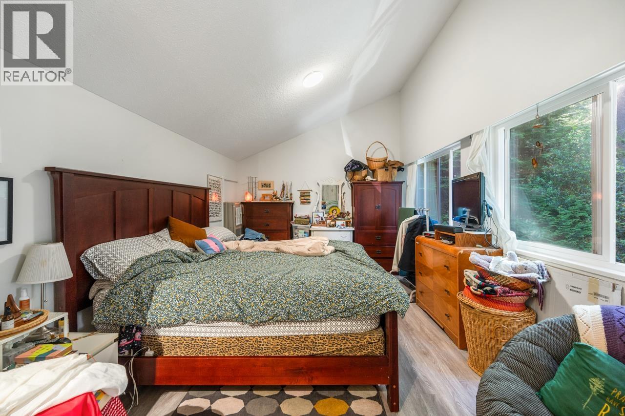 5261 Cliffridge Avenue, North Vancouver, British Columbia  V7R 3V2 - Photo 18 - R3137652