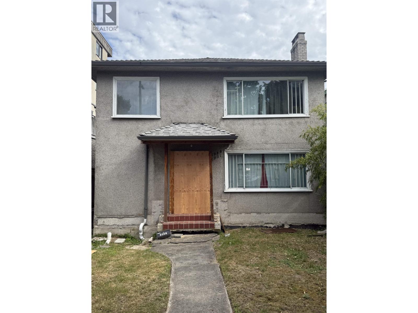1929 E BROADWAY, Vancouver, British Columbia