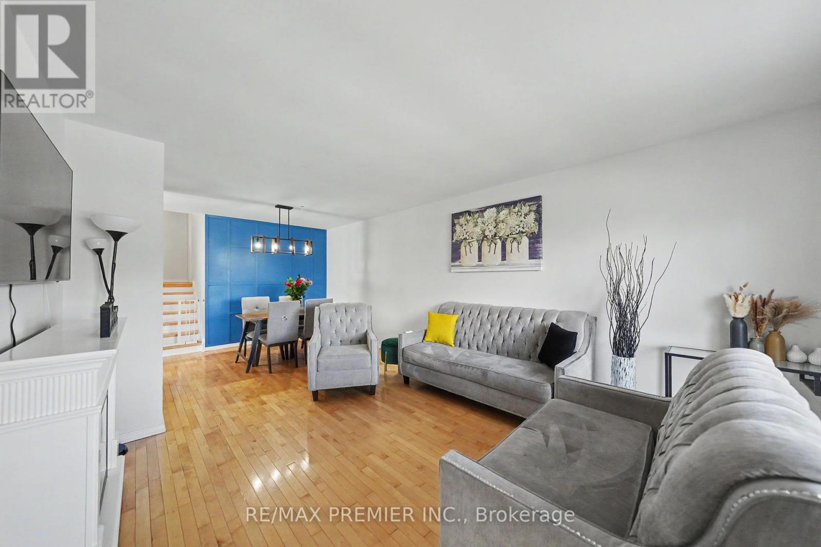 249 Britannia Avenue, Bradford West Gwillimbury (Bradford), Ontario  L3Z 1A6 - Photo 5 - N13464404
