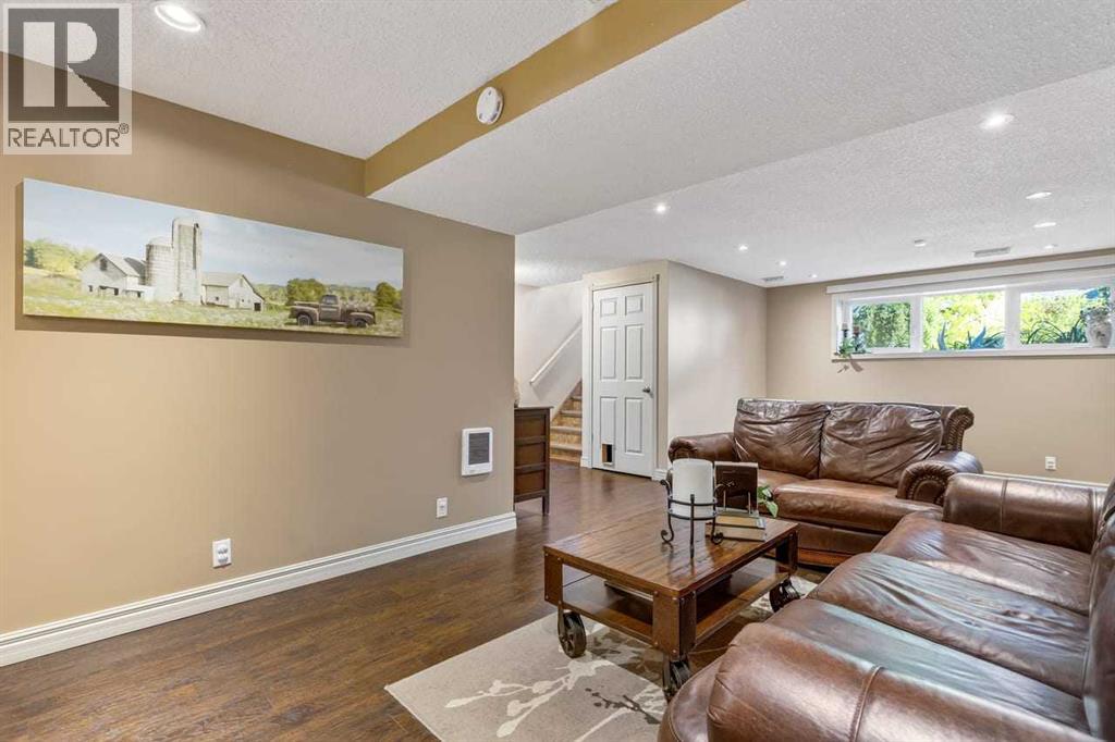 216 Castleridge Drive Ne, Calgary, Alberta  T3J 1X3 - Photo 27 - A2313610