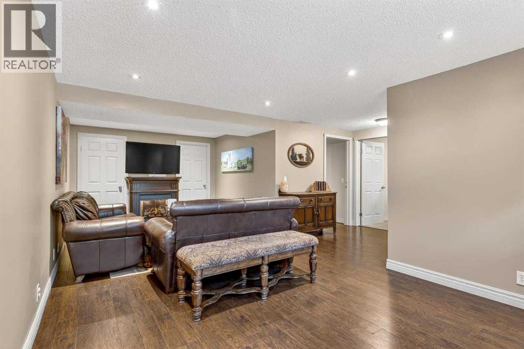 216 Castleridge Drive Ne, Calgary, Alberta  T3J 1X3 - Photo 24 - A2313610
