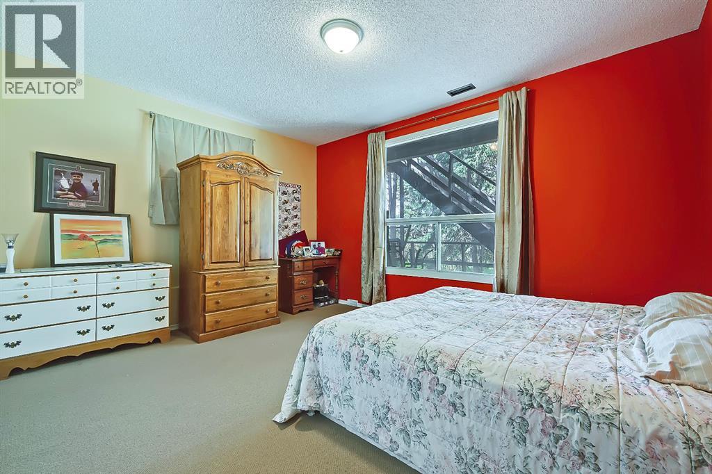 75 Anatapi Lane Sw, Calgary, Alberta T3H 4G2 - Photo 38 - A2315892
