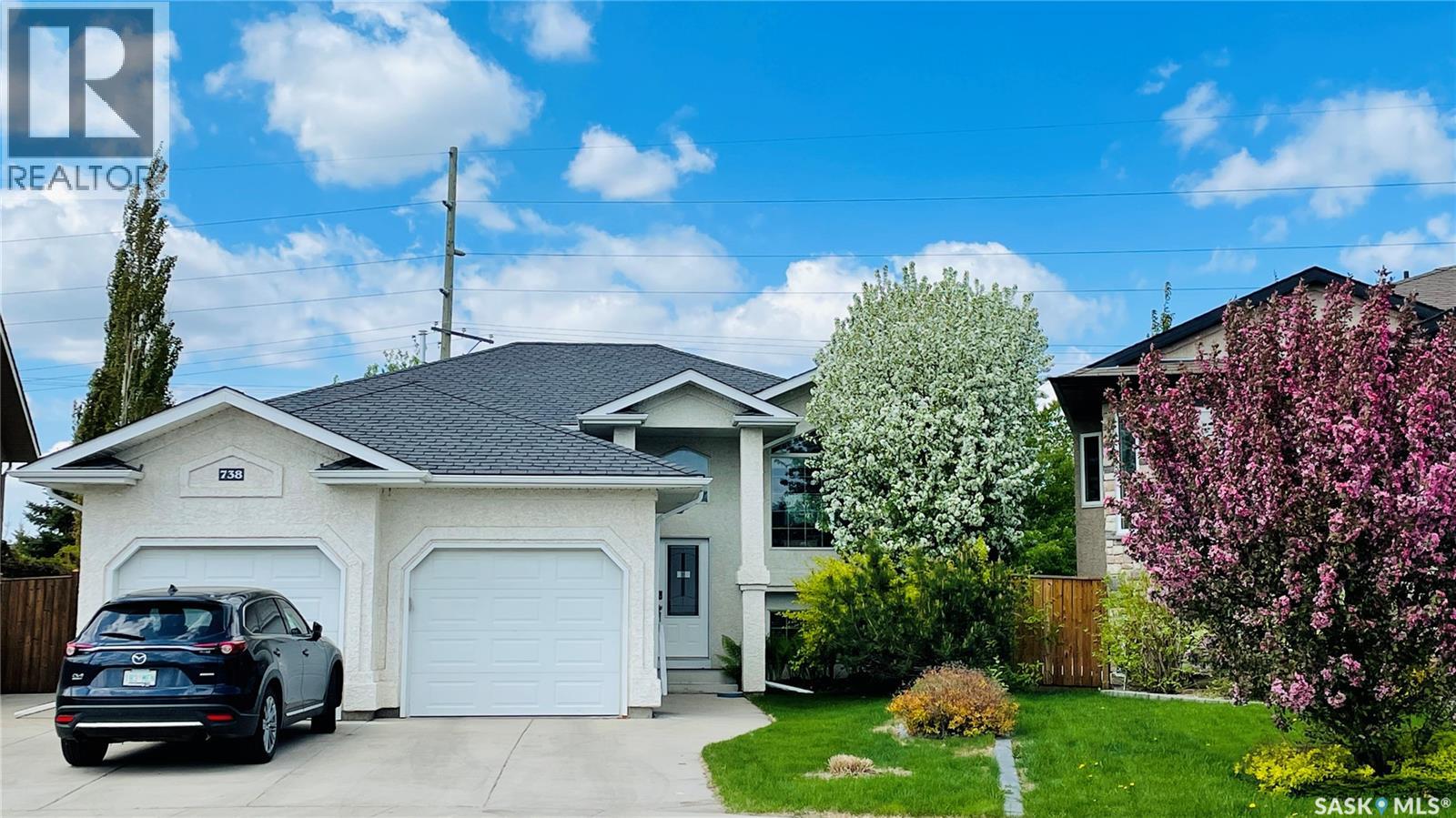 738 Wright Crescent, Saskatoon, Saskatchewan  S7N 4T8 - Photo 1 - SK040009
