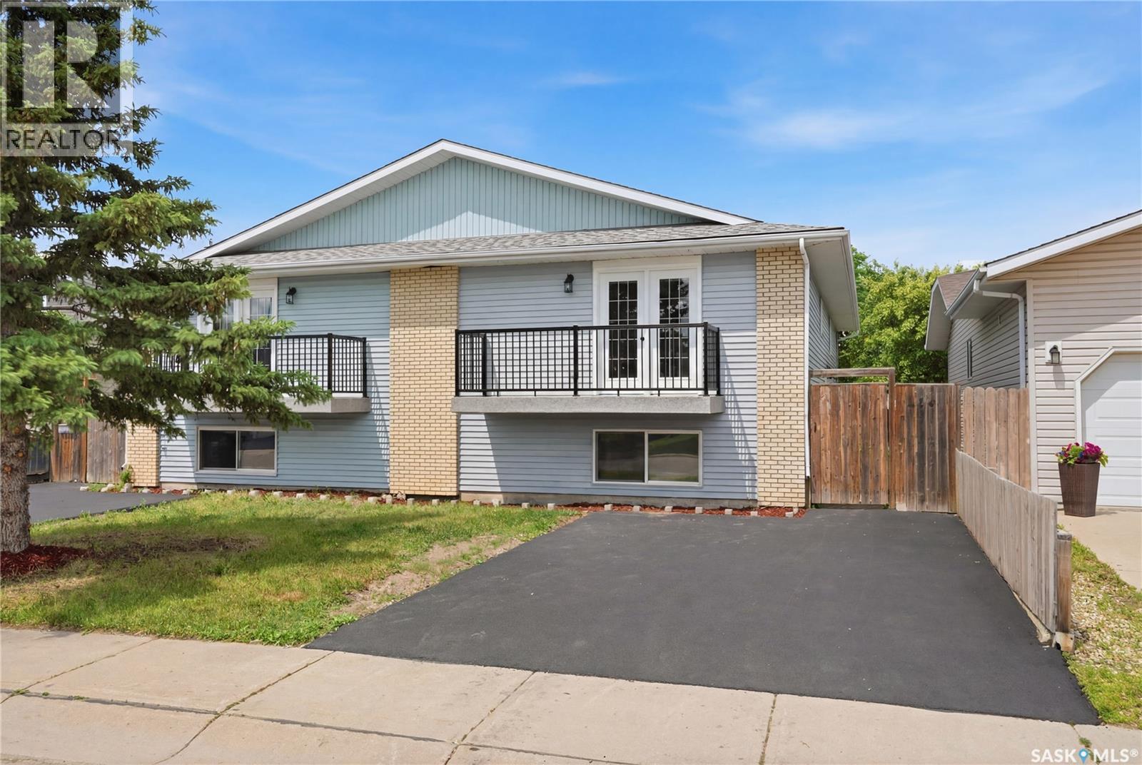 116 (114) Hall Crescent, Saskatoon, Saskatchewan  S7L 7G6 - Photo 1 - SK039925