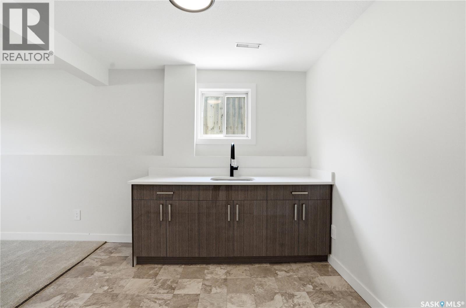 116 (114) Hall Crescent, Saskatoon, Saskatchewan  S7L 7G6 - Photo 25 - SK039925