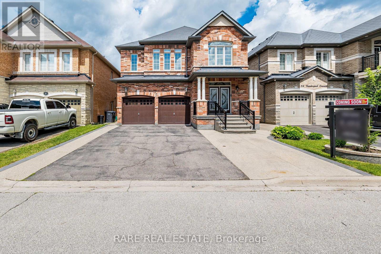 86 Vanderpool Crescent, Brampton, Ontario  L6P 3W7 - Photo 3 - W13464410