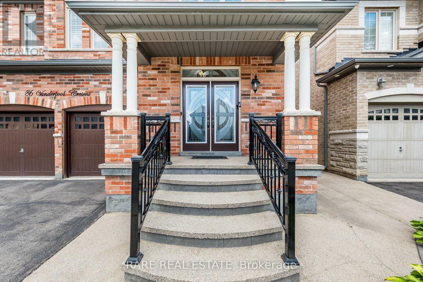 86 Vanderpool Crescent, Brampton, Ontario  L6P 3W7 - Photo 4 - W13464410