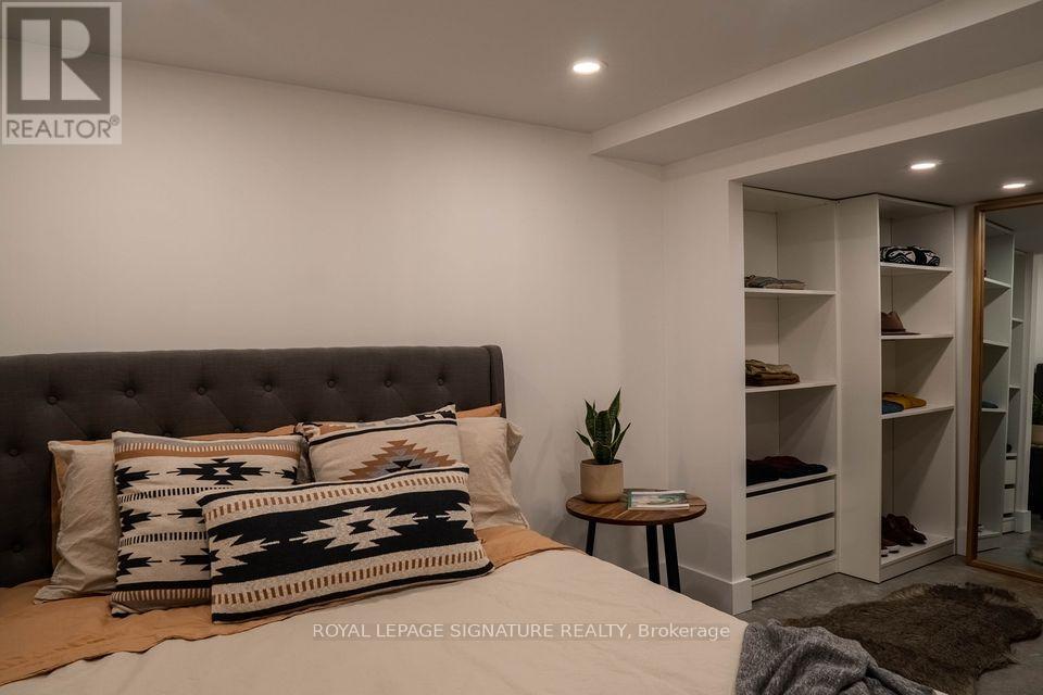 Lower - 166 Oakmount Road, Toronto, Ontario  M6P 2N9 - Photo 13 - W13464424