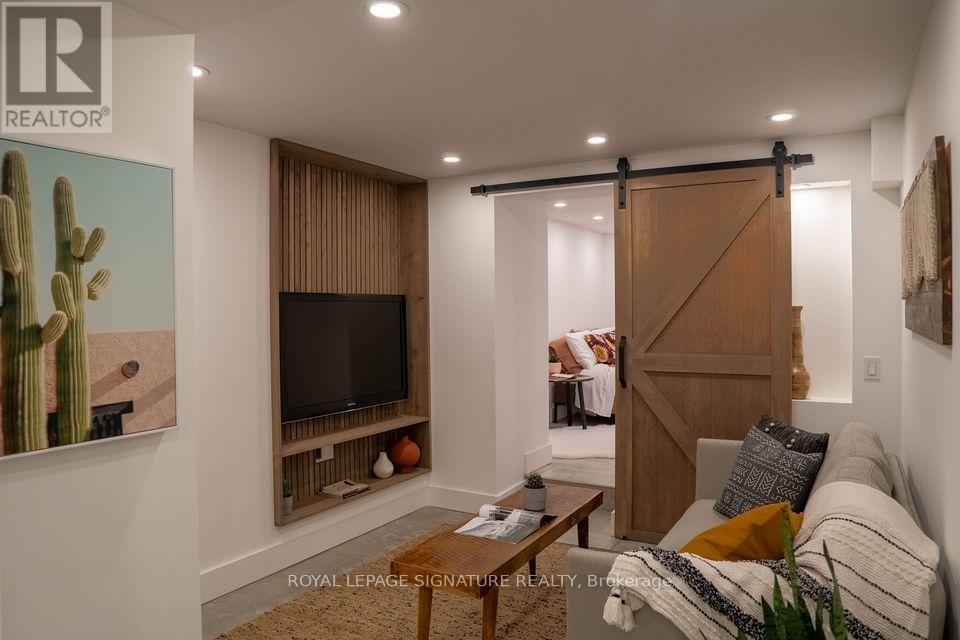 Lower - 166 Oakmount Road, Toronto, Ontario  M6P 2N9 - Photo 2 - W13464424