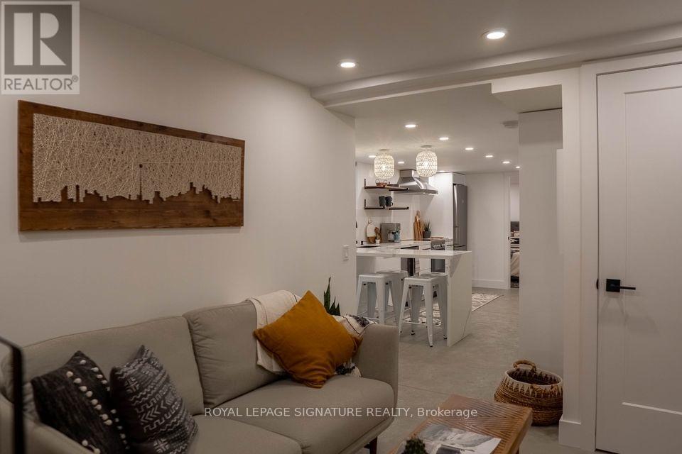 Lower - 166 Oakmount Road, Toronto, Ontario  M6P 2N9 - Photo 3 - W13464424