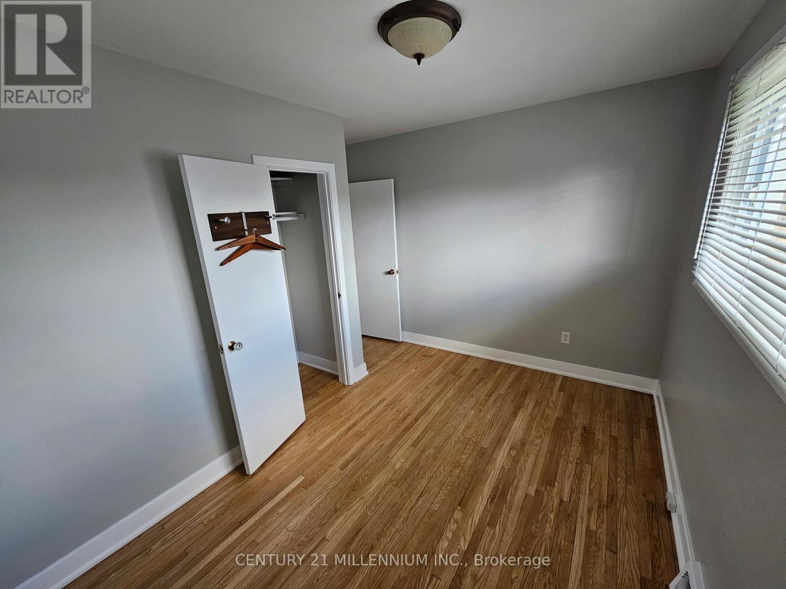 Upper - 32 Stewart Avenue, Thorold, Ontario  L2V 2W7 - Photo 3 - X13464418