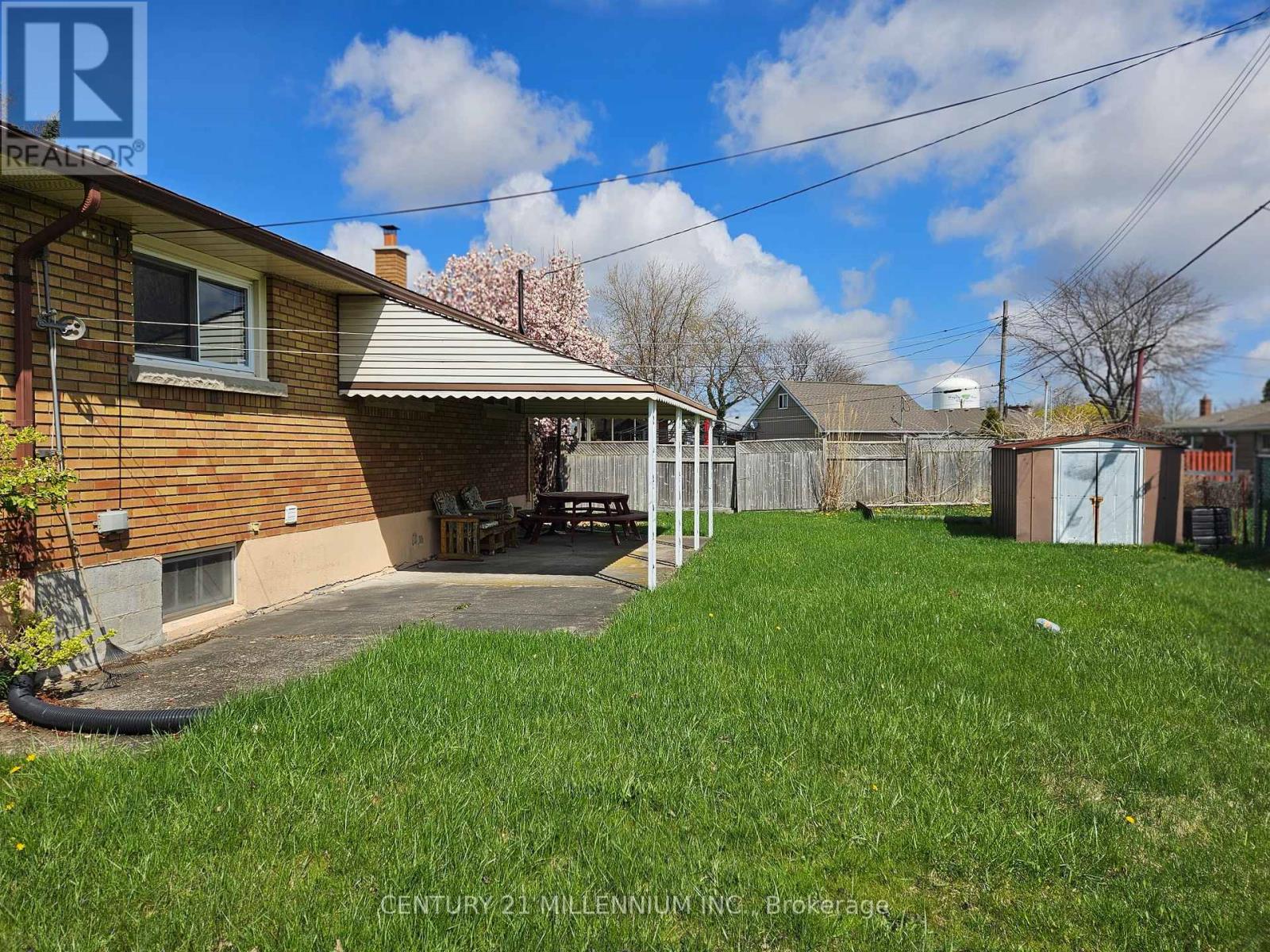 Upper - 32 Stewart Avenue, Thorold, Ontario  L2V 2W7 - Photo 9 - X13464418