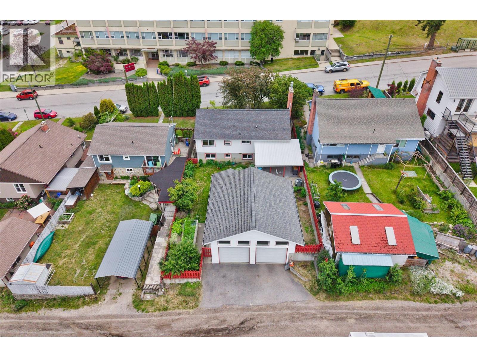 815 Tenth Street, Nelson, British Columbia  V1L 3C6 - Photo 2 - 10391936