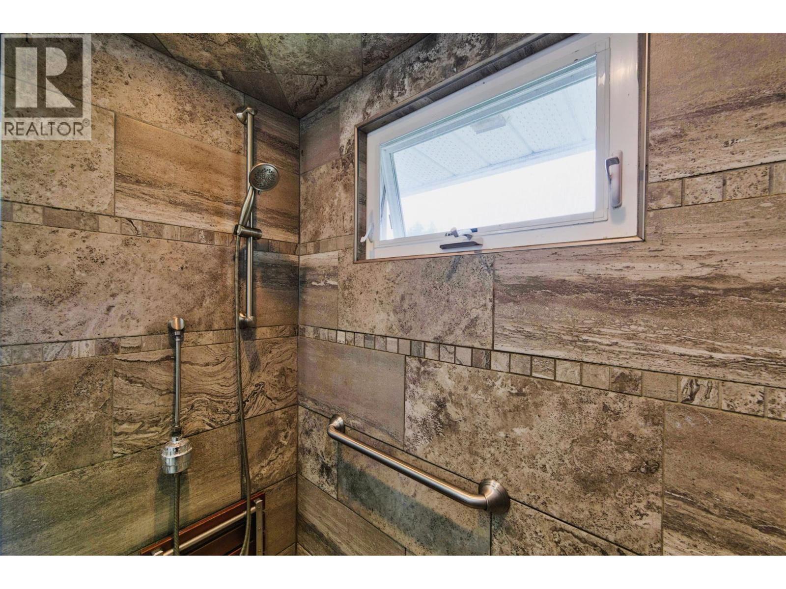 815 Tenth Street, Nelson, British Columbia  V1L 3C6 - Photo 24 - 10391936